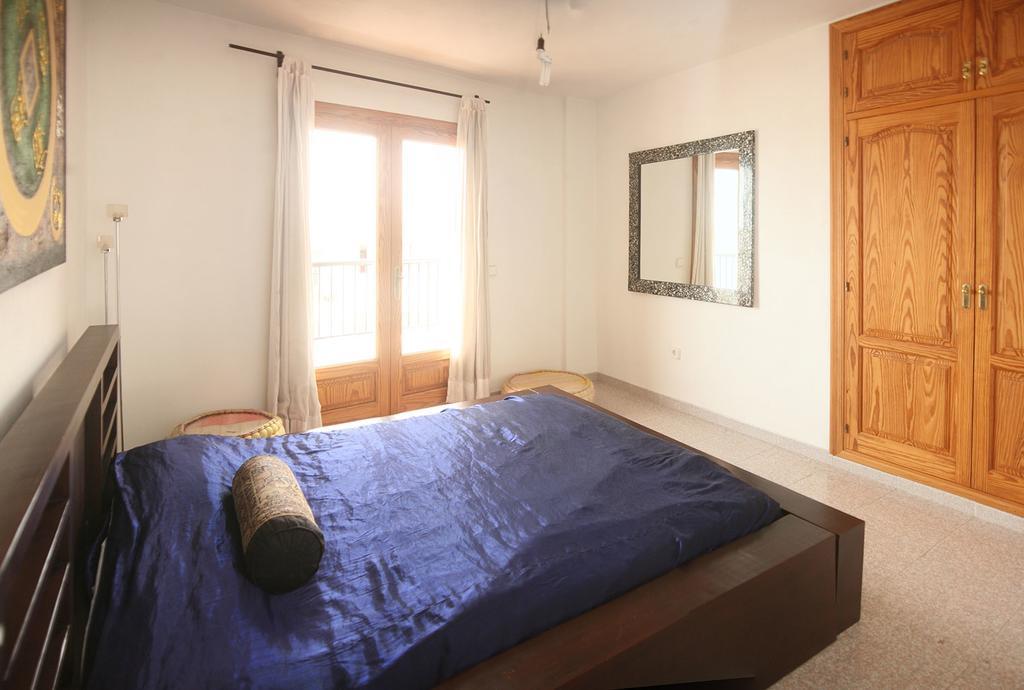 Hostal Y Apartamentos Santa Eulalia Санта-Еулалія-дель-Ріо Екстер'єр фото